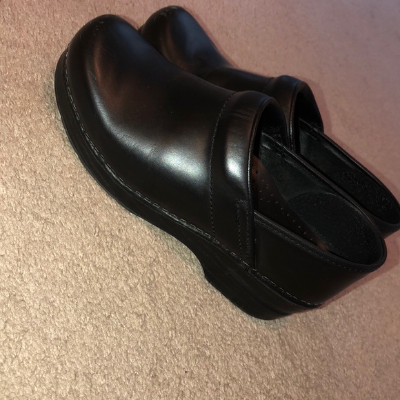 Dansko Clogs - Picture 2 of 4